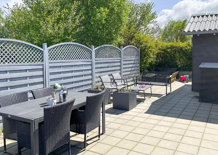 3 Bedroom Amazing In Prázdninový dům *